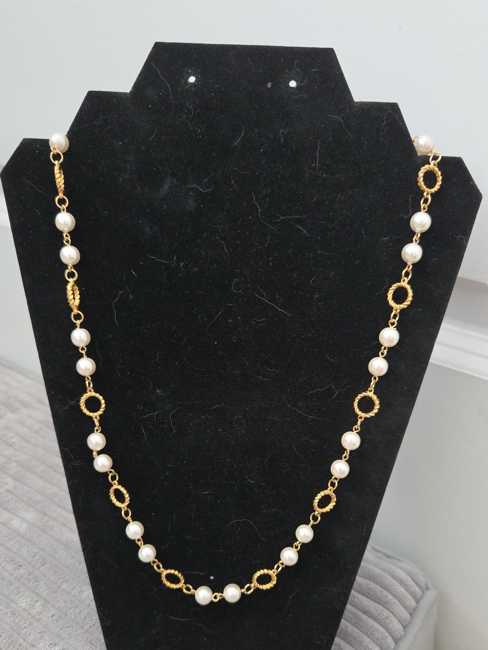 Vintage 70s/80s Gold Tone Twisted Rope Station Faux Pearl Necklace Made in Korea